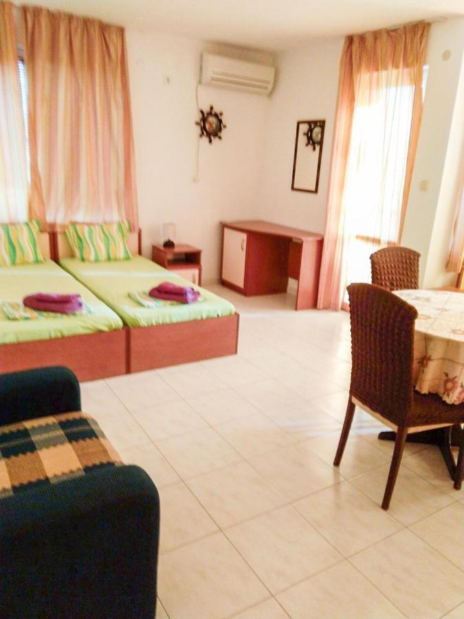 Hotel Kъща За Гости Липите Sinemoretz Esterno foto